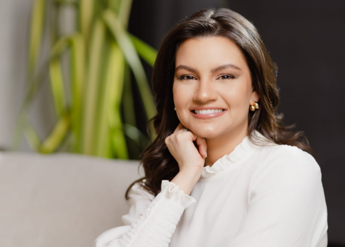 RAISSA JARDELINO _ MÉDICa GINECOLOGISTA _ UROGINECOLOGISTA CRM_AL 6971 _ RQE 5683